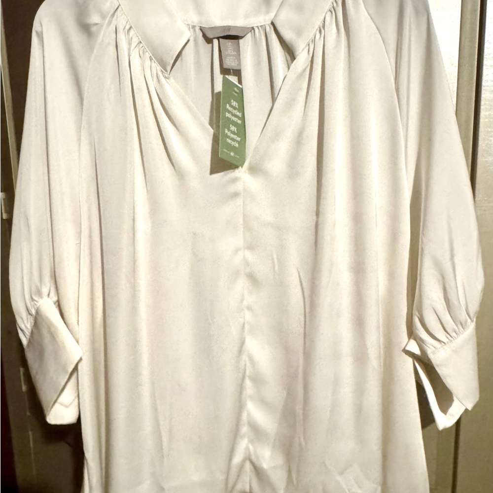H&M NWT Cream Cuffed Sleeve Blouse with Notched Collar. No flaws. Never worn.